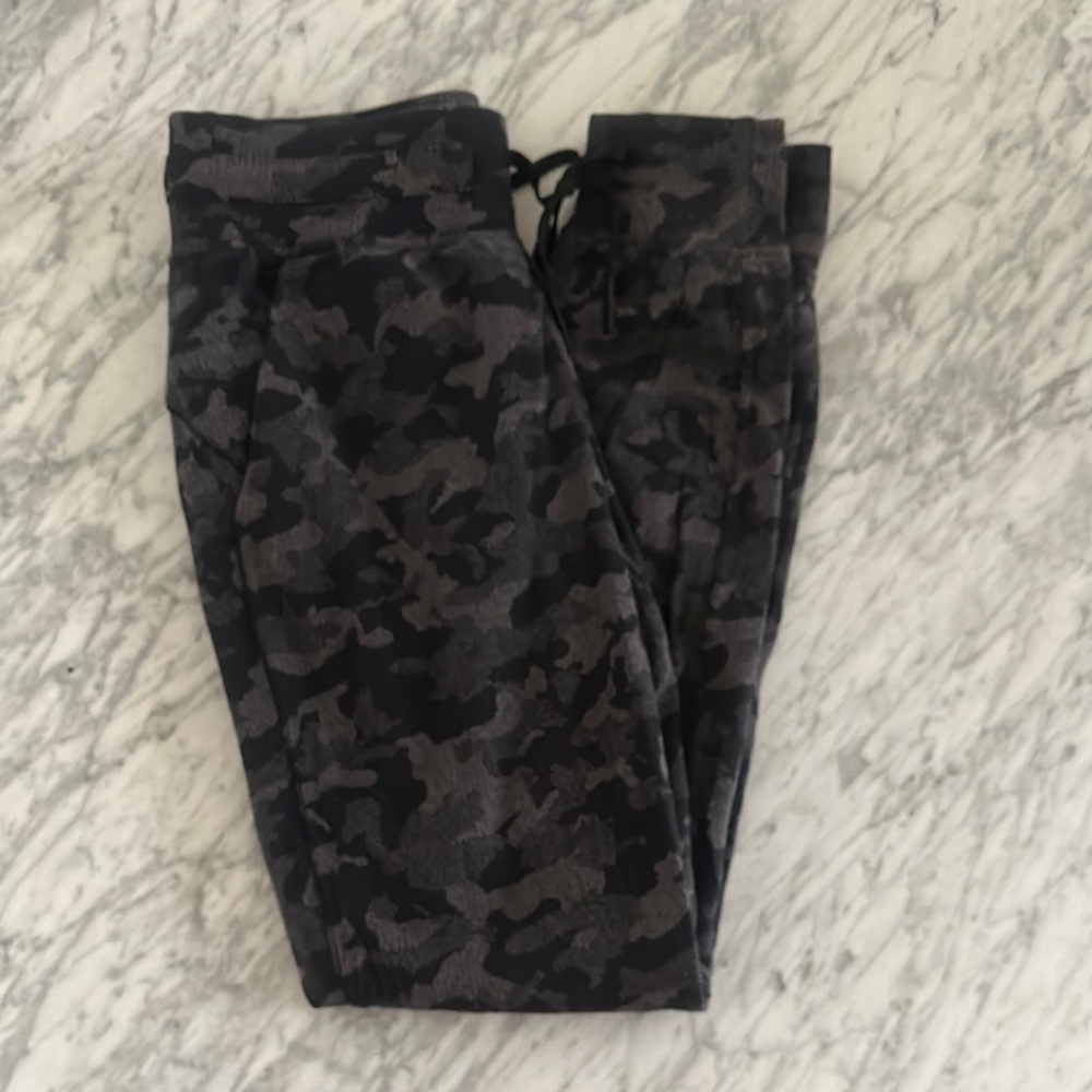 Women’s Lululemon Camouflage Joggers